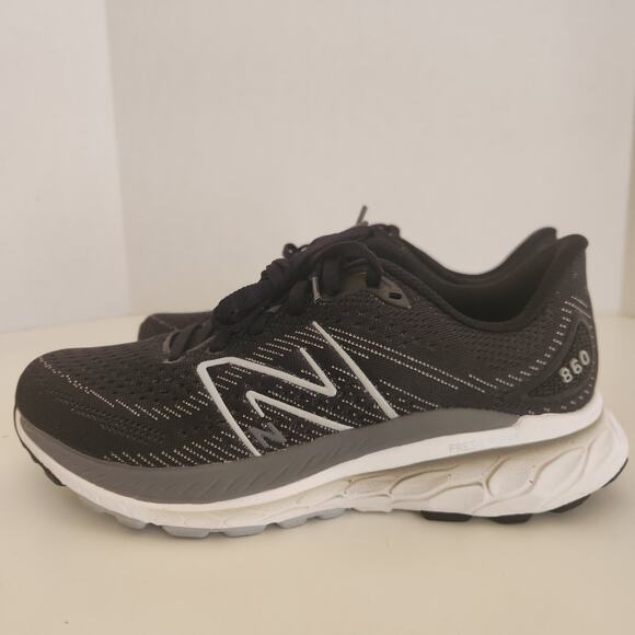 New Balance Women's W860V13 Running Shoe, Black/White/Castlerock, 7 - Picture 4 of 8